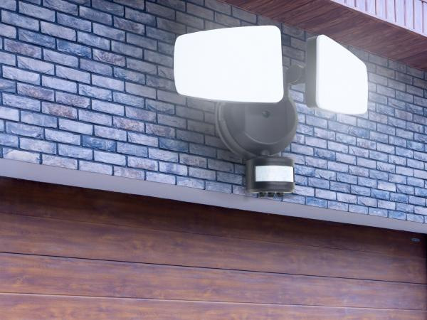 Schwarzer LED-Außenstrahler mit PIR-Sensor 24W/3000K/4000K/6000K - LFX025 1