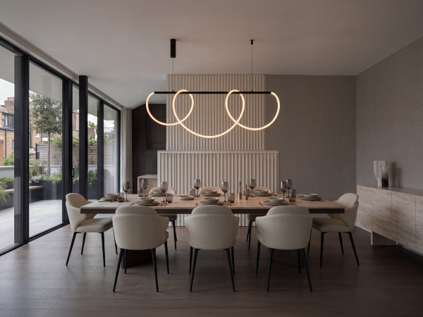 LED-Hängeleuchte + Fernbedienung 105 W – J4396/B 1
