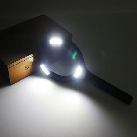 Lupe 5 x ZOOM mit LED Licht - LM102
